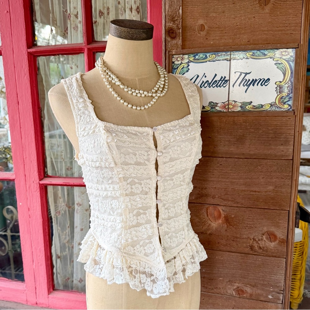 Lacy Ruffled Button-front Corset Top